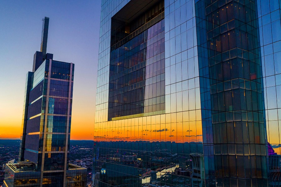 Comcast Reportedly Eyeing Significantly Stronger Second Bid For Warner Bros. Discovery